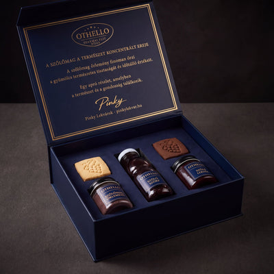 Othelló Prestige Collection díszdoboz nyitva – szőlőszörp, lekvár, kekszek